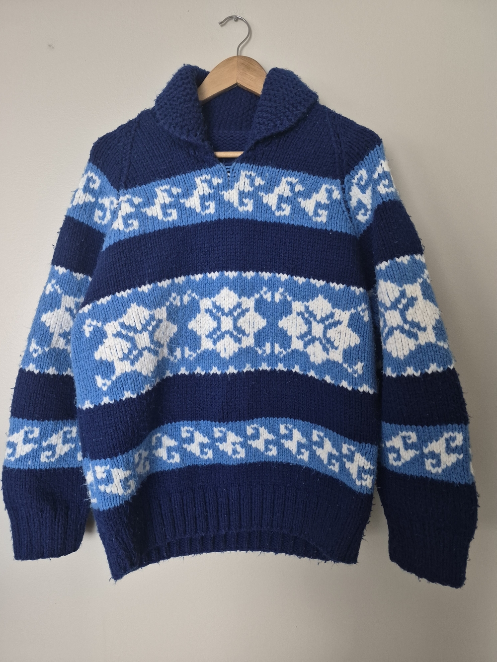 Men's Navy & Light Blue Patterned Turtleneck Sweater